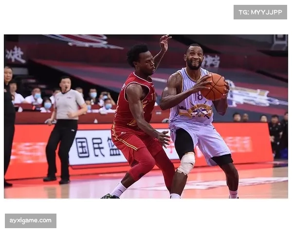 北控张庆鹏临场指挥 最后时刻战术犯规判断出现决策失误